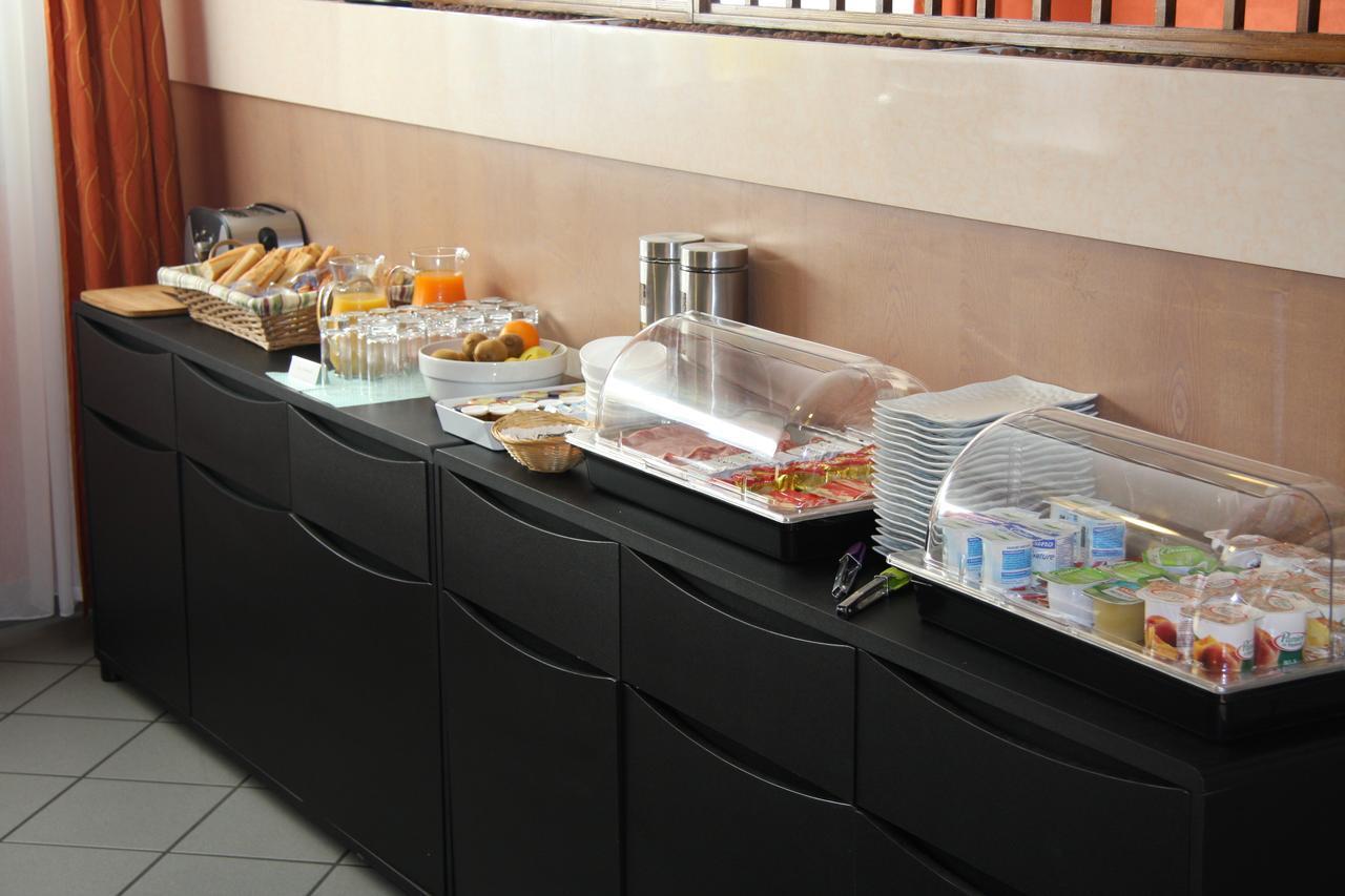 Logis Hotel Le Florina Sainte-Florine Екстер'єр фото